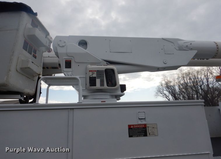 image for item GW9784 2008 International 4300 bucket truck
