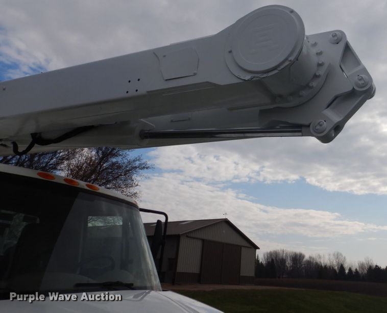 image for item GW9784 2008 International 4300 bucket truck