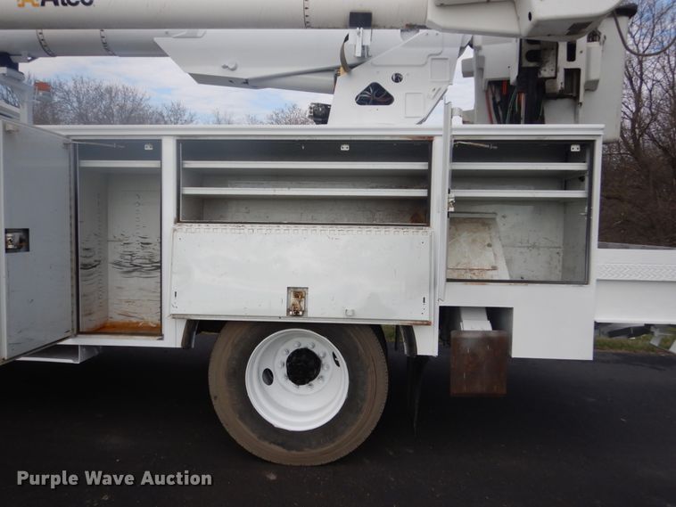 image for item GW9784 2008 International 4300 bucket truck