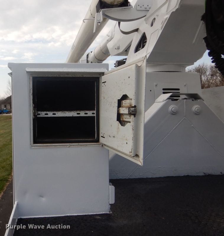 image for item GW9784 2008 International 4300 bucket truck