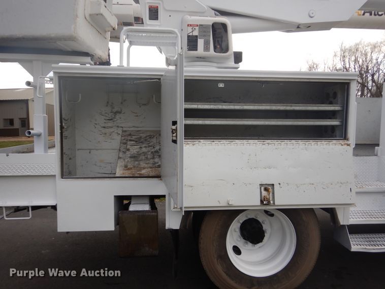 image for item GW9784 2008 International 4300 bucket truck