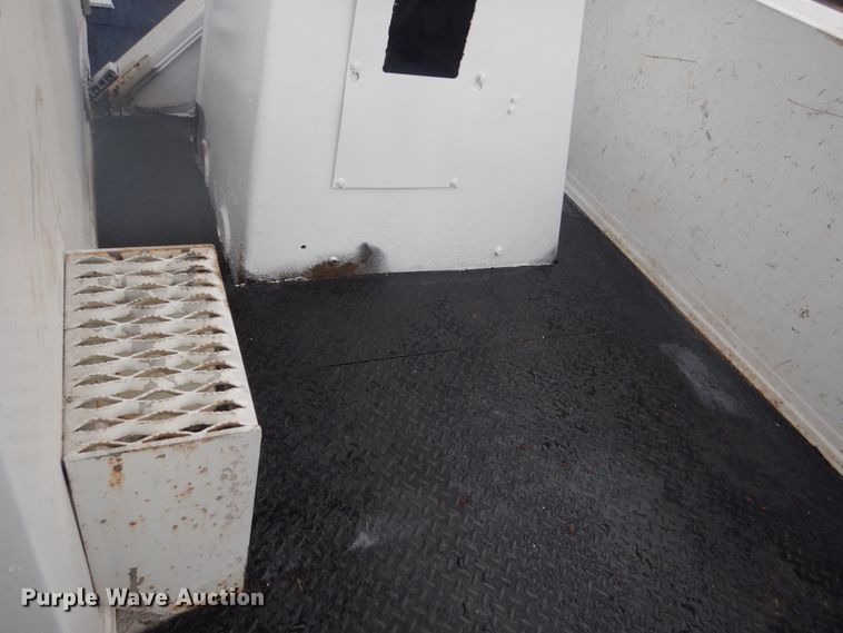 image for item GW9784 2008 International 4300 bucket truck