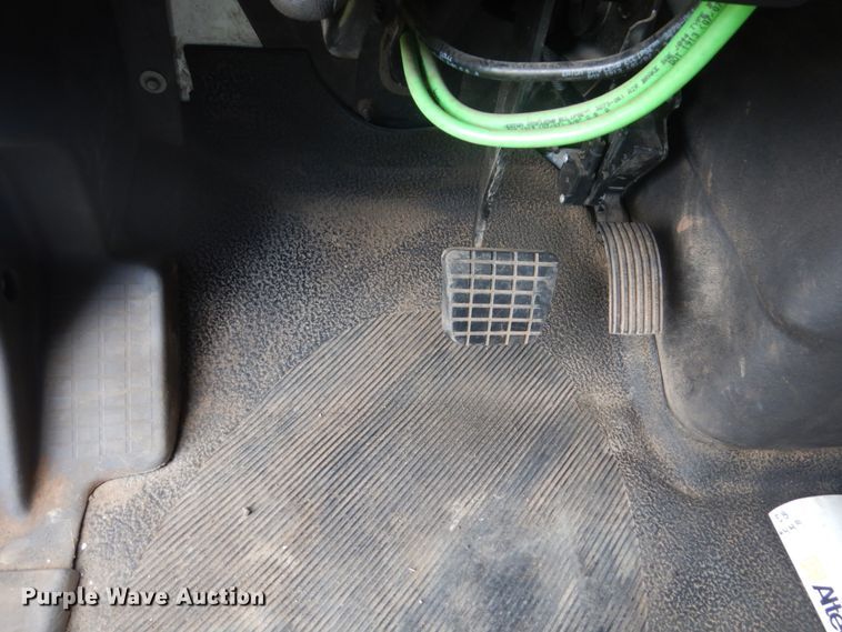 image for item GW9784 2008 International 4300 bucket truck