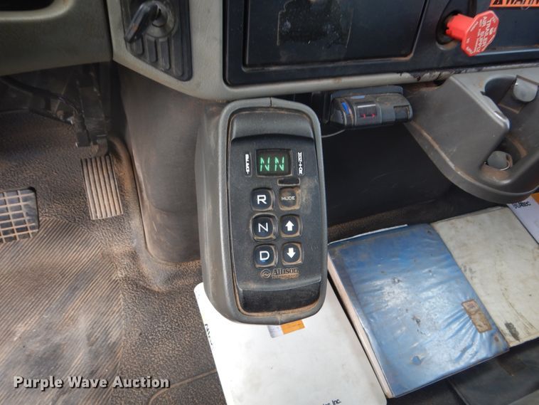 image for item GW9784 2008 International 4300 bucket truck