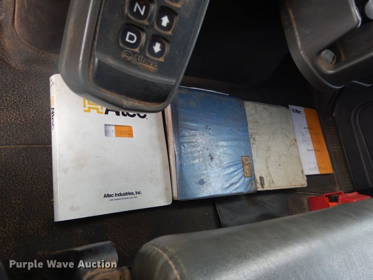 image for item GW9784 2008 International 4300 bucket truck