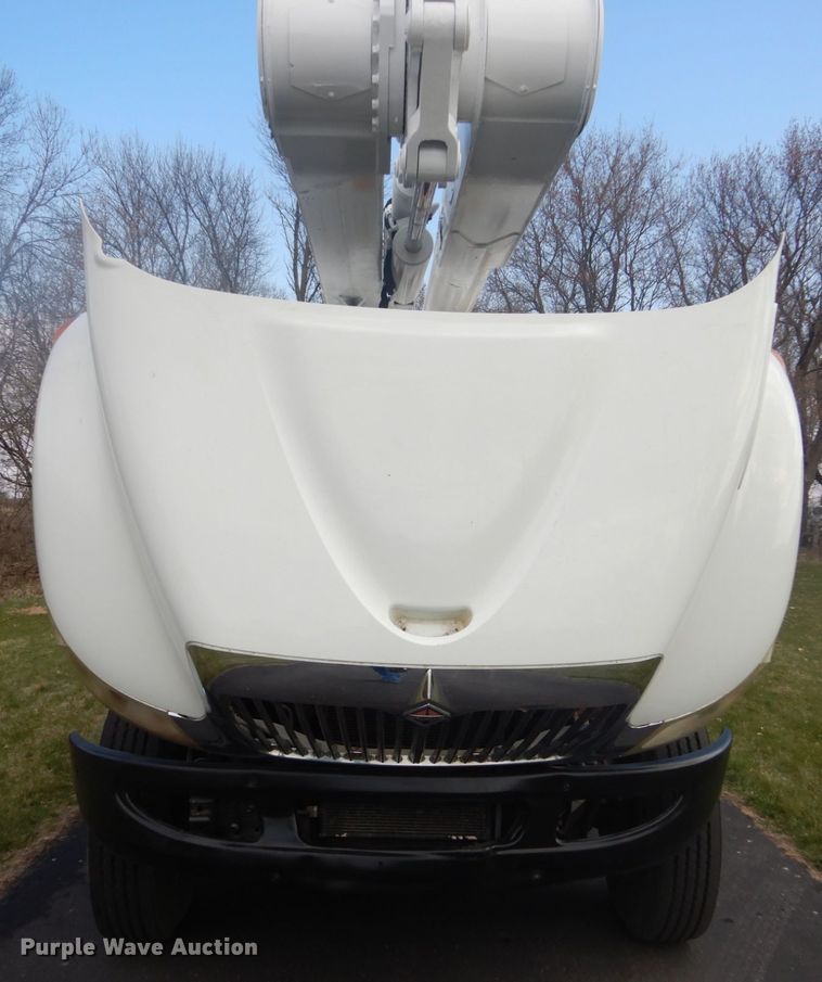 image for item GW9784 2008 International 4300 bucket truck