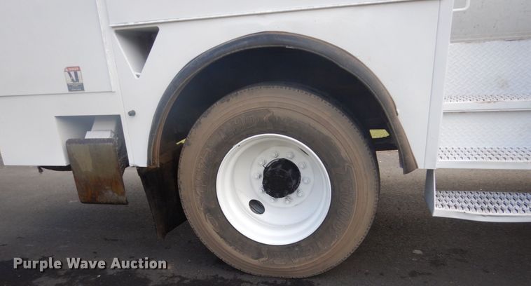 image for item GW9784 2008 International 4300 bucket truck