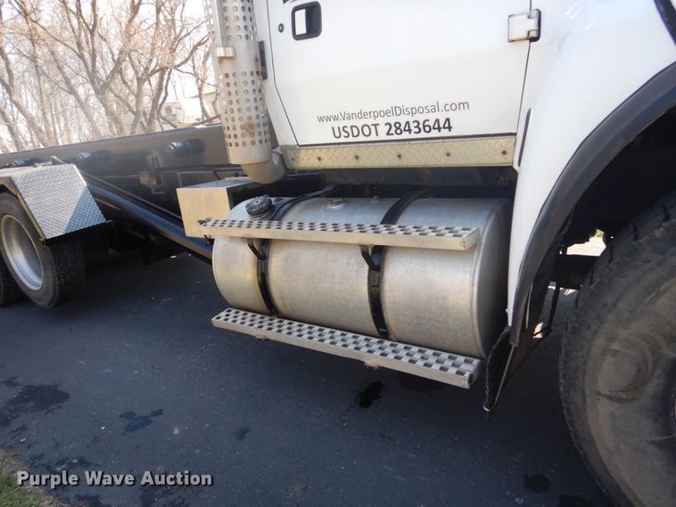 image for item GW9786 1995 Ford LTL9000 roll-off container truck