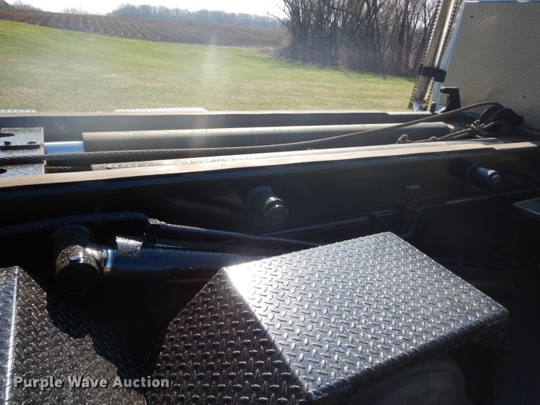 image for item GW9786 1995 Ford LTL9000 roll-off container truck