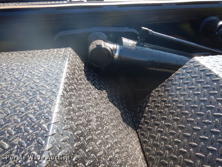 image for item GW9786 1995 Ford LTL9000 roll-off container truck