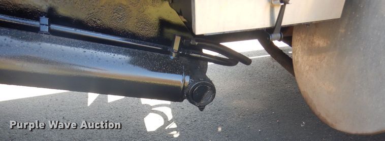 image for item GW9786 1995 Ford LTL9000 roll-off container truck