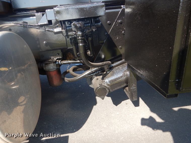 image for item GW9786 1995 Ford LTL9000 roll-off container truck