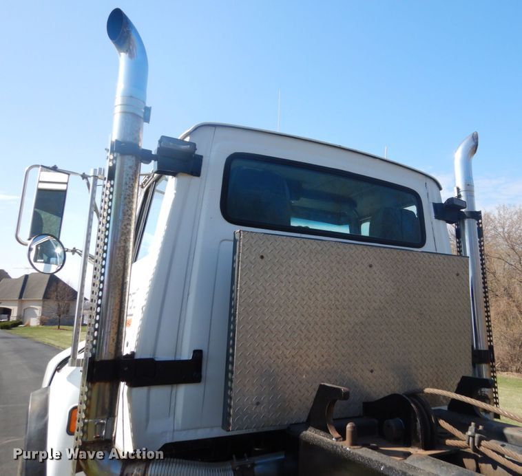 image for item GW9786 1995 Ford LTL9000 roll-off container truck