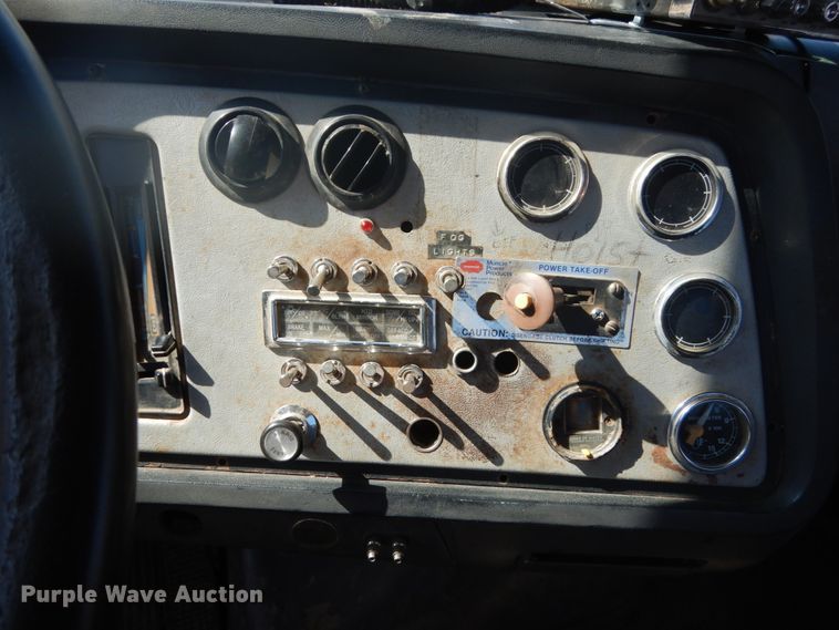 image for item GW9786 1995 Ford LTL9000 roll-off container truck