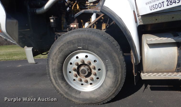 image for item GW9786 1995 Ford LTL9000 roll-off container truck