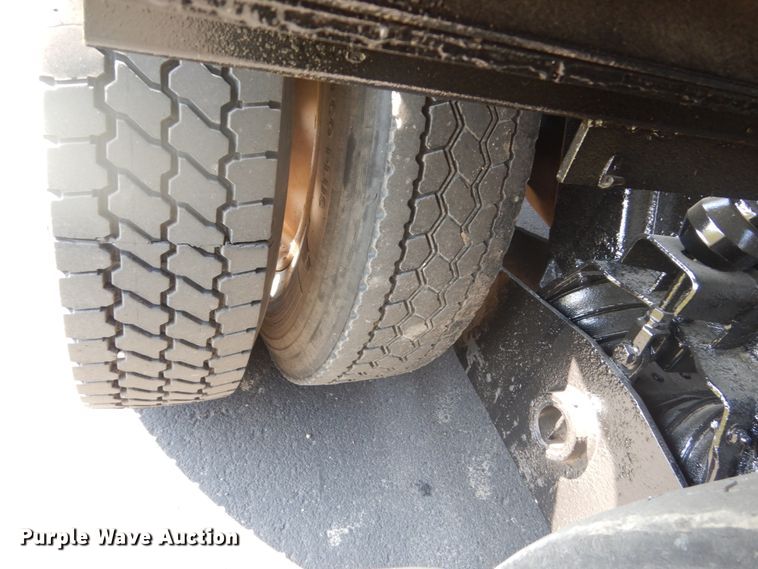 image for item GW9786 1995 Ford LTL9000 roll-off container truck