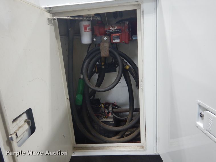 image for item GW9794 2003 International 4400 service truck with crane