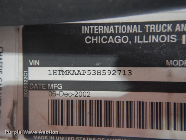 image for item GW9794 2003 International 4400 service truck with crane