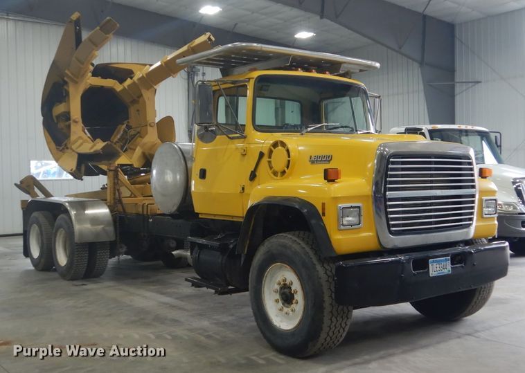 image for item GW9795 1993 Ford L8000 truck with Big John tree transplanter