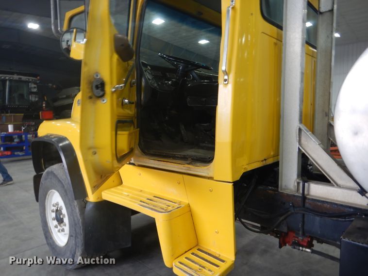 image for item GW9795 1993 Ford L8000 truck with Big John tree transplanter