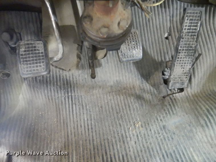 image for item GW9795 1993 Ford L8000 truck with Big John tree transplanter