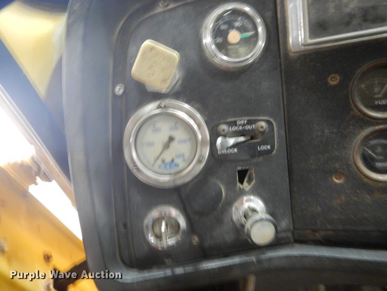 image for item GW9795 1993 Ford L8000 truck with Big John tree transplanter