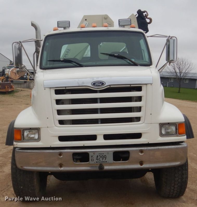 image for item GW9800 1998 Ford LNT8000 knuckle boom crane truck