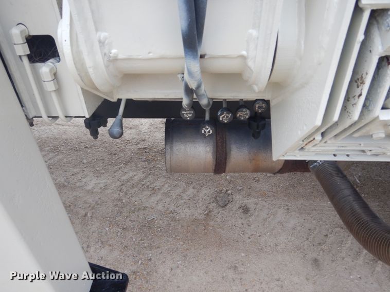 image for item GW9800 1998 Ford LNT8000 knuckle boom crane truck