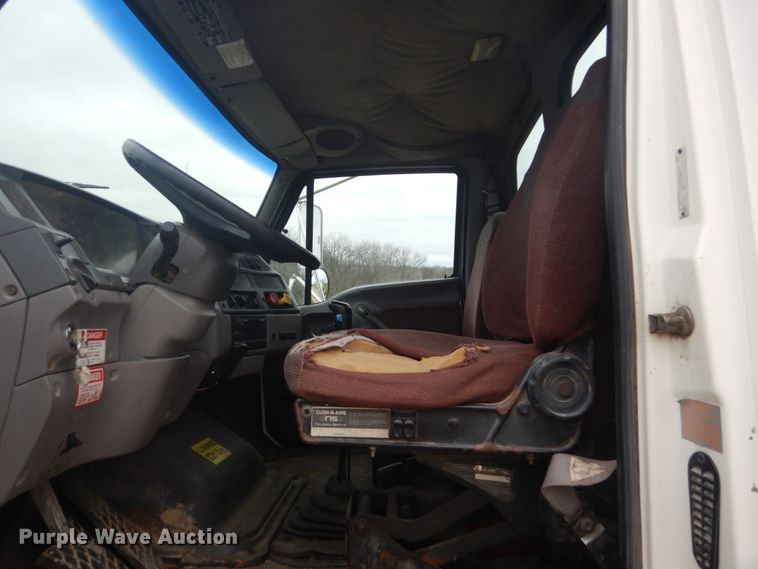 image for item GW9800 1998 Ford LNT8000 knuckle boom crane truck