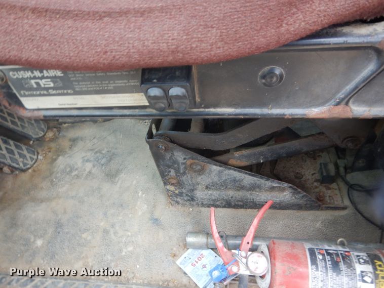 image for item GW9800 1998 Ford LNT8000 knuckle boom crane truck