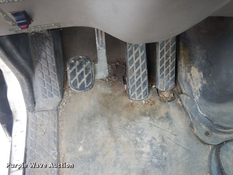 image for item GW9800 1998 Ford LNT8000 knuckle boom crane truck