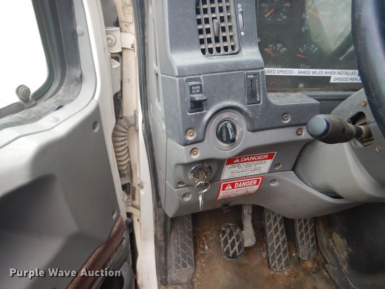 image for item GW9800 1998 Ford LNT8000 knuckle boom crane truck