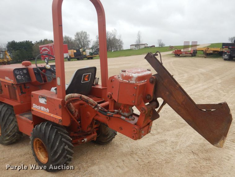 image for item GW9801 Ditch Witch 350SX cable plow