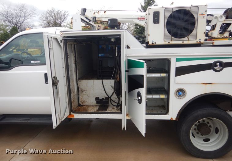 image for item GW9805 2014 Ford F550 Super Duty service truck with crane
