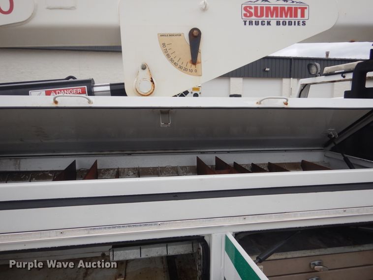 image for item GW9805 2014 Ford F550 Super Duty service truck with crane