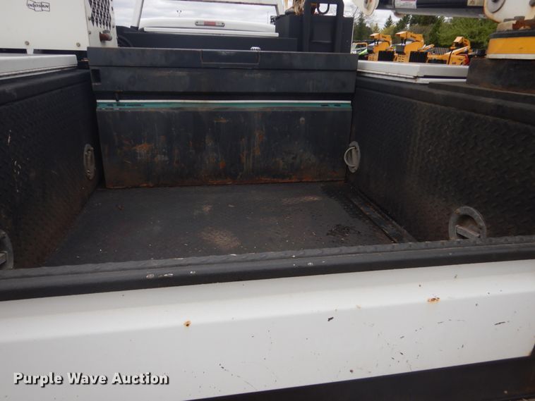 image for item GW9805 2014 Ford F550 Super Duty service truck with crane