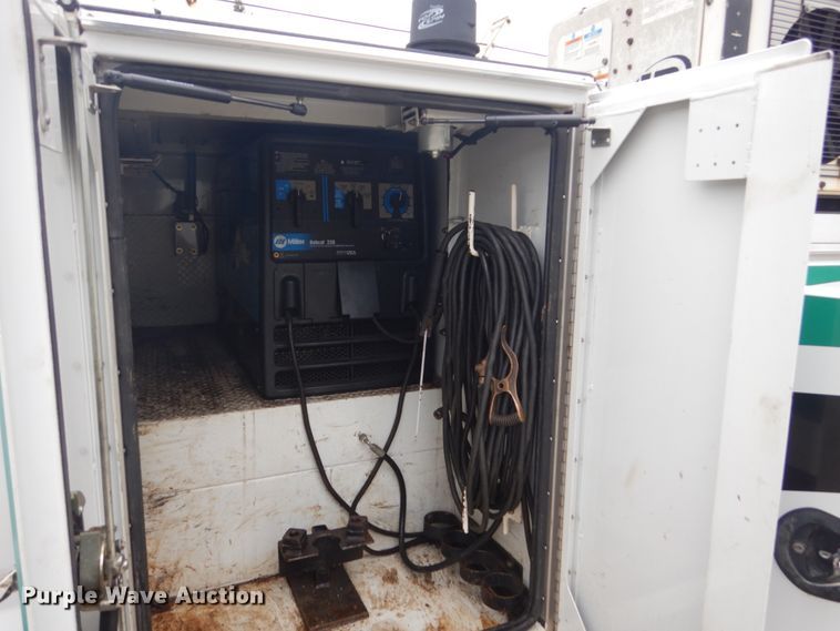 image for item GW9805 2014 Ford F550 Super Duty service truck with crane