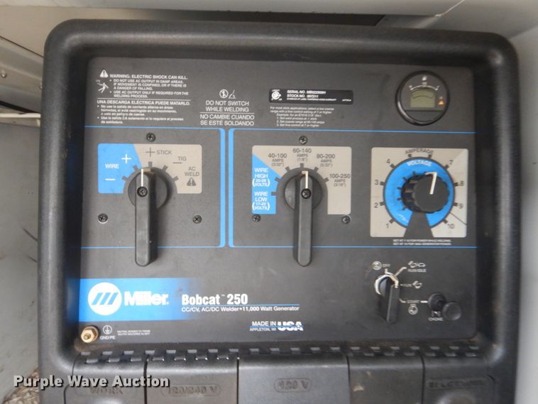 image for item GW9805 2014 Ford F550 Super Duty service truck with crane