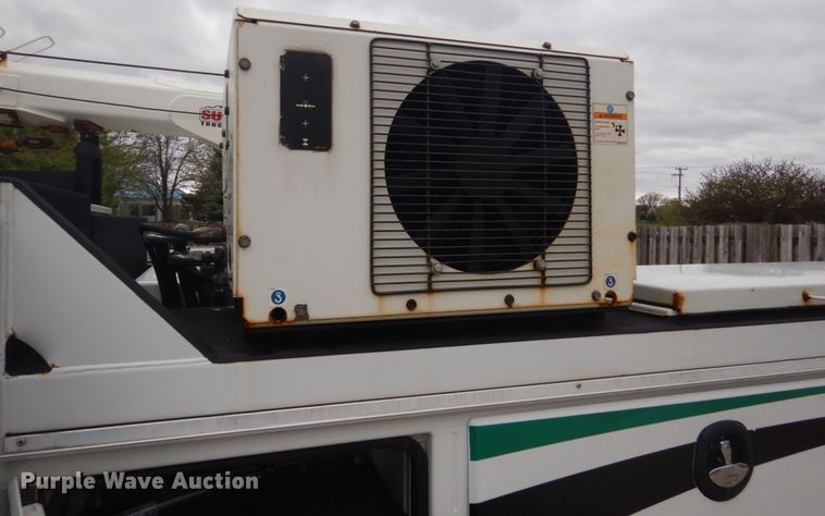 image for item GW9805 2014 Ford F550 Super Duty service truck with crane