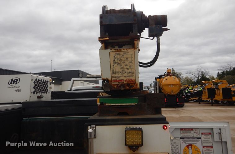 image for item GW9805 2014 Ford F550 Super Duty service truck with crane