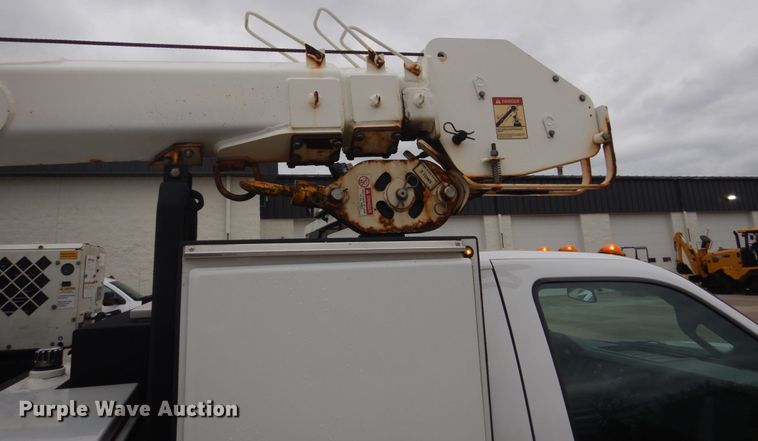 image for item GW9805 2014 Ford F550 Super Duty service truck with crane