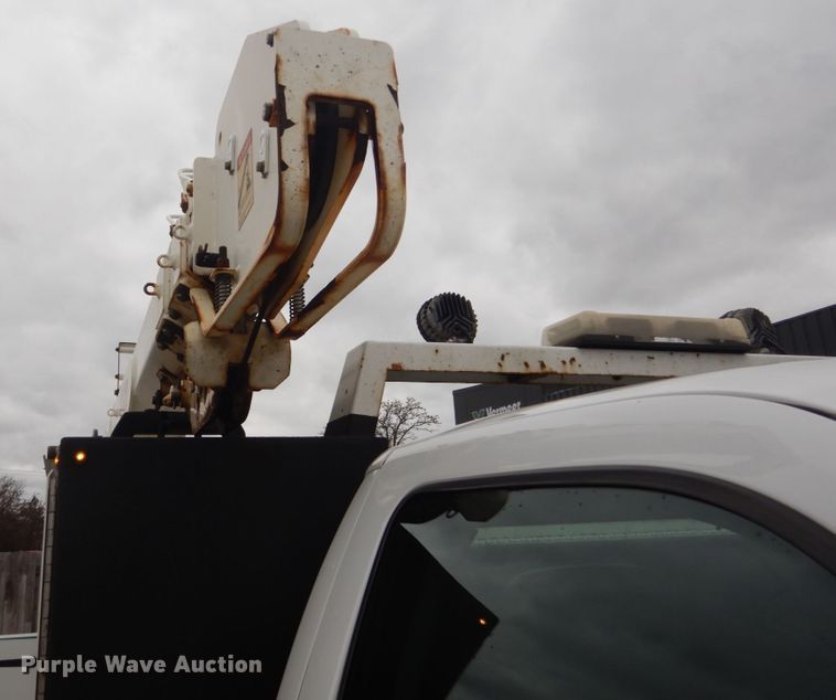 image for item GW9805 2014 Ford F550 Super Duty service truck with crane