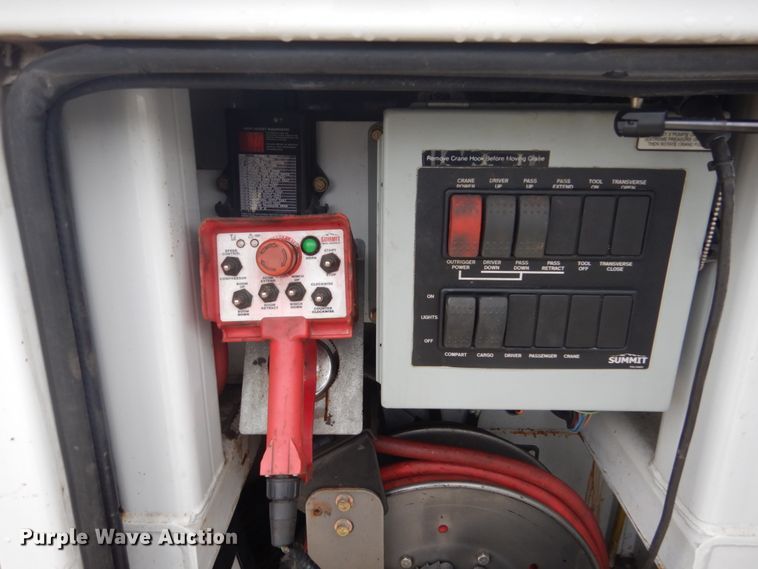 image for item GW9805 2014 Ford F550 Super Duty service truck with crane