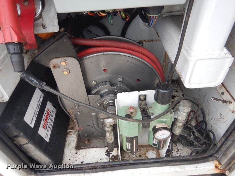 image for item GW9805 2014 Ford F550 Super Duty service truck with crane