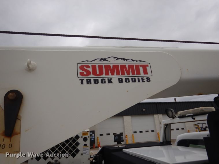 image for item GW9805 2014 Ford F550 Super Duty service truck with crane