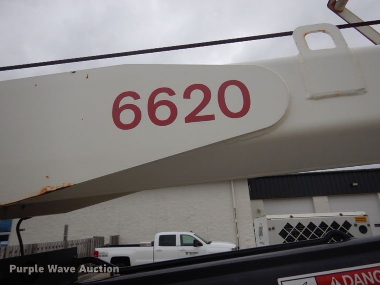 image for item GW9805 2014 Ford F550 Super Duty service truck with crane