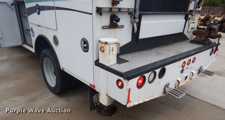 image for item GW9805 2014 Ford F550 Super Duty service truck with crane