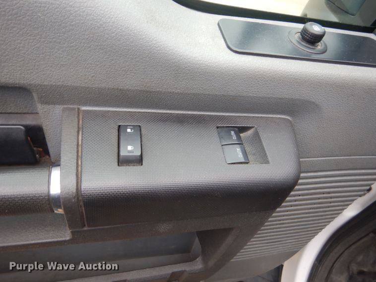 image for item GW9805 2014 Ford F550 Super Duty service truck with crane