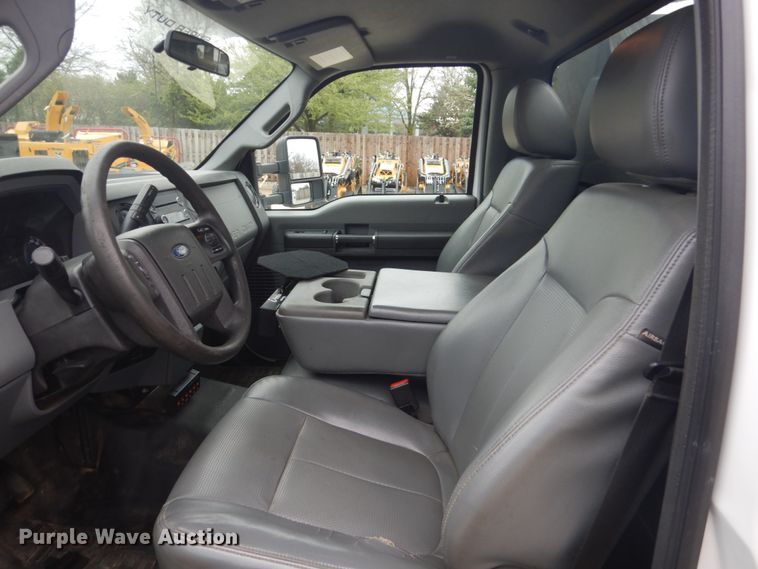 image for item GW9805 2014 Ford F550 Super Duty service truck with crane