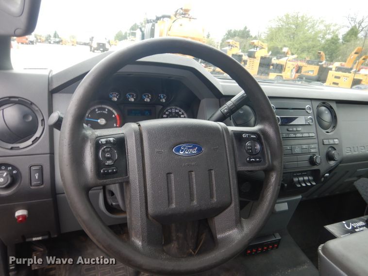 image for item GW9805 2014 Ford F550 Super Duty service truck with crane